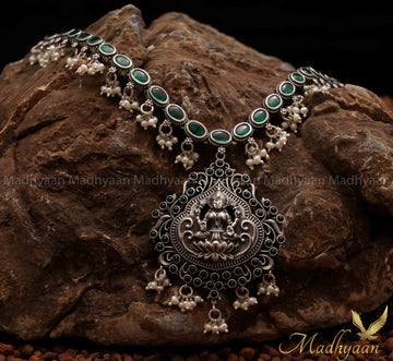 AASTHA SILVER NECKLACE