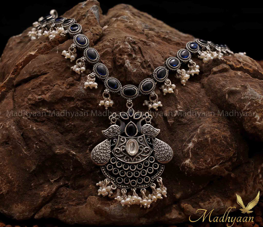 DHARMANI SILVER NECKLACE