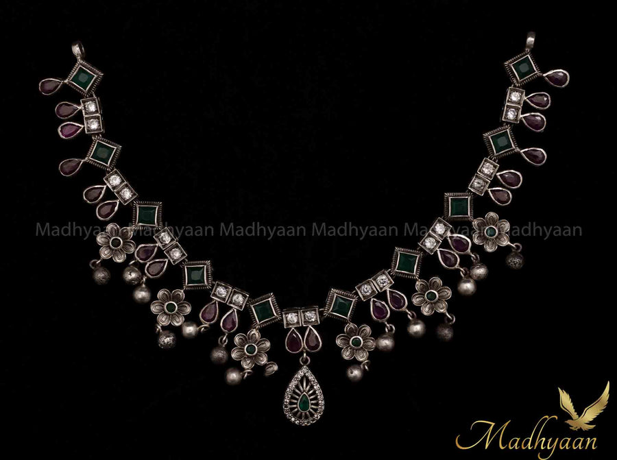 MAIRA SILVER NECKLACE